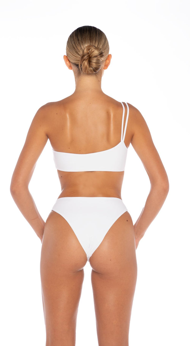 AW/24-006 CHEEKY MID WAIST BOTTOM