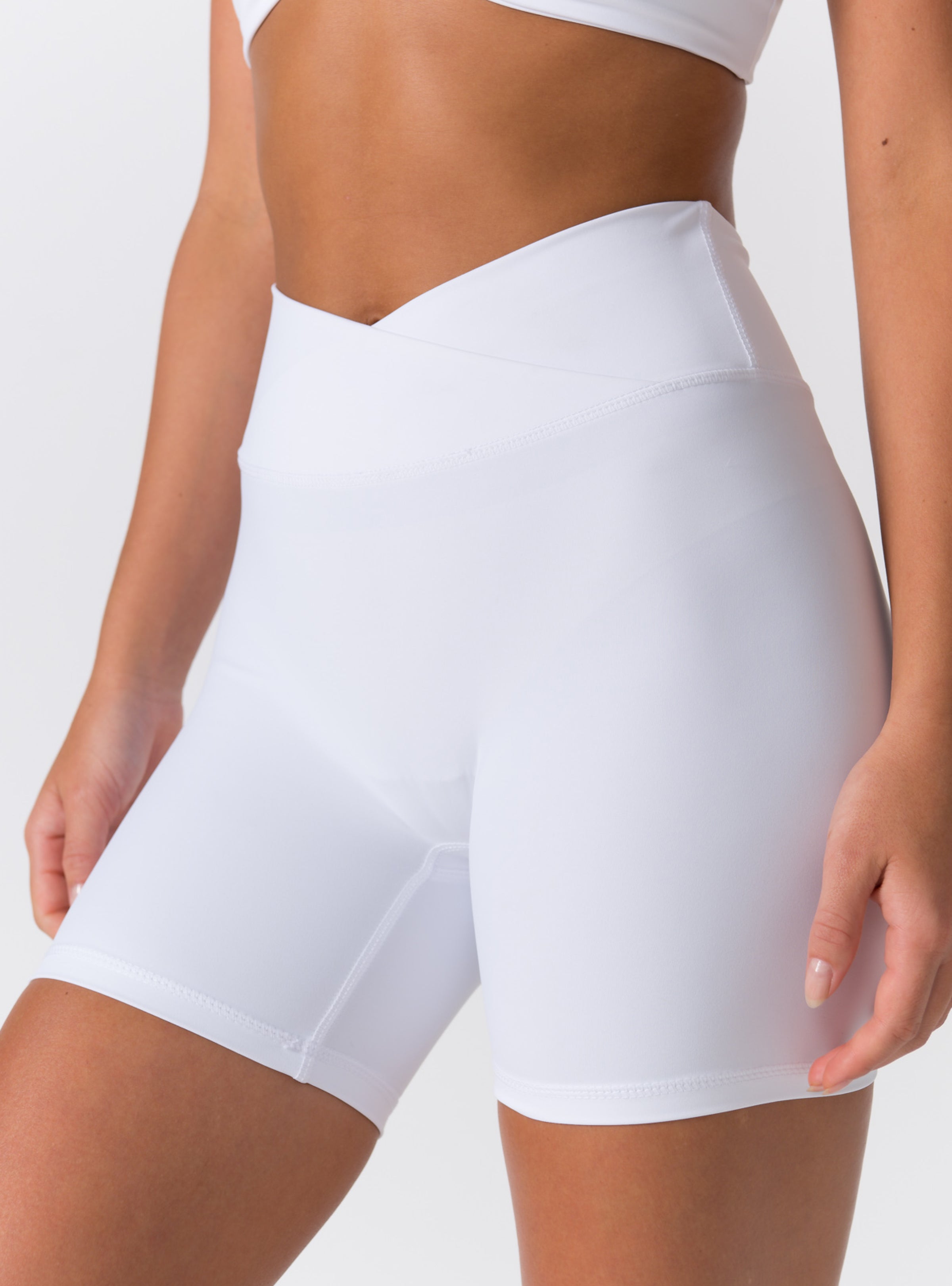 High-Waist Crossover V-Cut Bike Shorts
