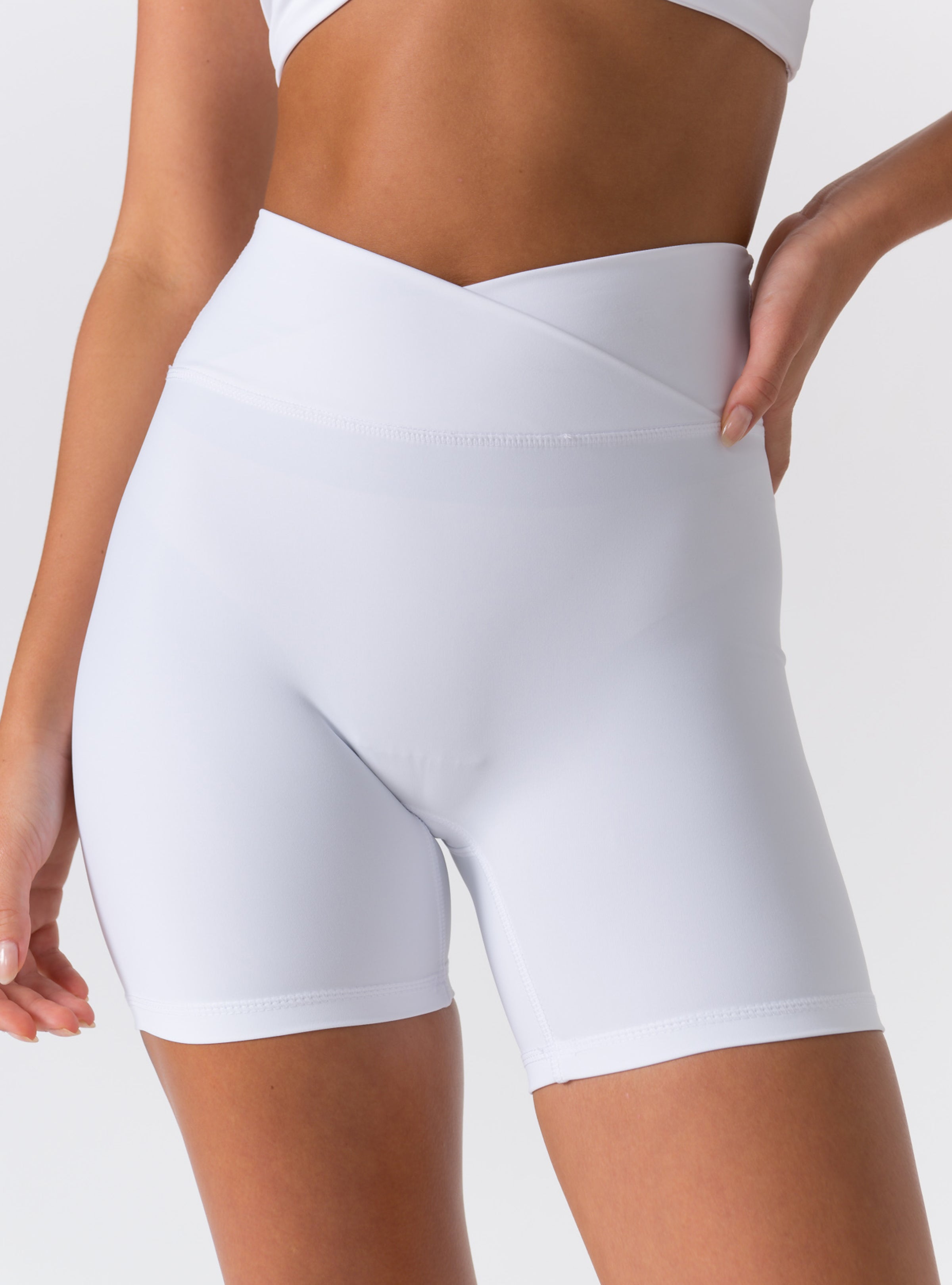High-Waist Crossover V-Cut Bike Shorts